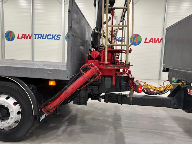 Volvo FH 440 6×2 Rear Lift Brick Grab Drawbar