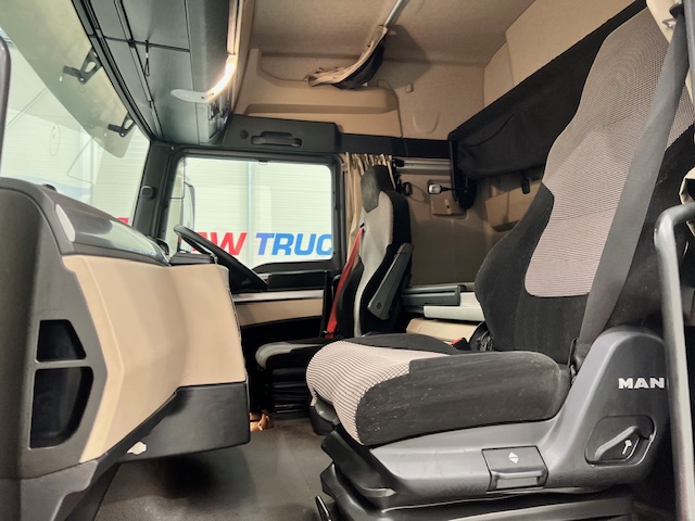 MAN TGX 26.470 6×2 Midlift Tractor Unit
