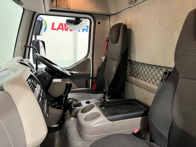 DAF LF 180 Day Cab Fridge Box Manual