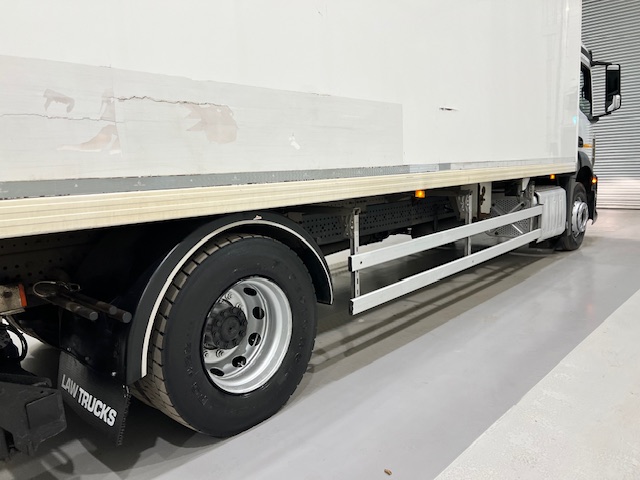 Mercedes Antos 1827 Day Cab Fridge Box