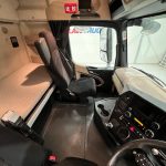 Mercedes Actros 1824 4×2 Sleeper Cab Curtainsider - thumbnail