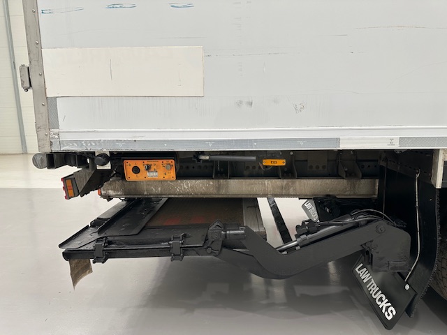 Mercedes Axor 1824 Day Cab Fridge Box