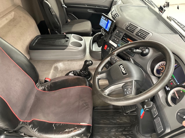 DAF CF 290 6×2 Rear Steer Fridge Box