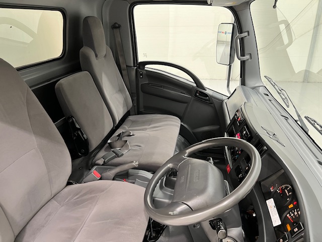 Isuzu N75.190 Day Cab Box Van