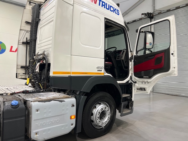 Volvo FM 450 6×2 Midlift Tractor Unit
