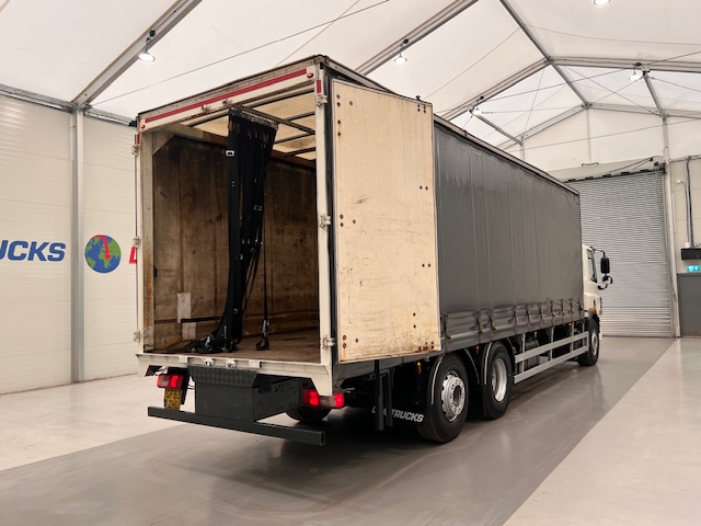 DAF CF75 310 Rear Lift Sleeper Cab Curtainsider