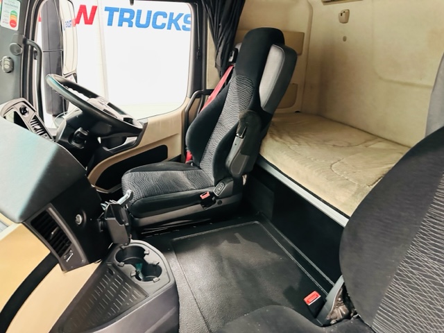 Mercedes Actros 2543 6×2 Midlift Tractor Unit