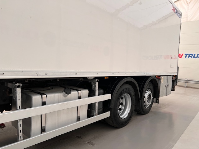 DAF CF 290 6×2 Rear Steer Fridge Box
