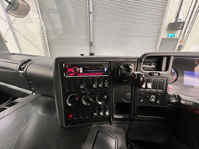 Scania P250 4×2 Sleeper Cab Fridge Box