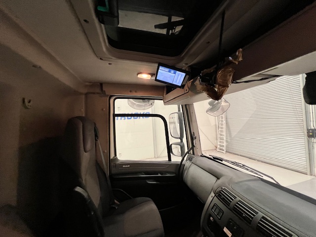 DAF CF 290 6×2 Rear Steer Fridge Box