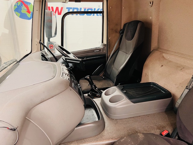 DAF CF 290 6×2 Rear Steer Fridge Box