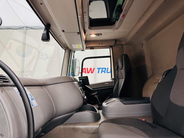 DAF CF 290 6×2 Rear Steer Fridge Box