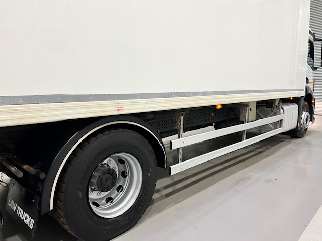 Mercedes Antos 1827 Day Cab Fridge Box