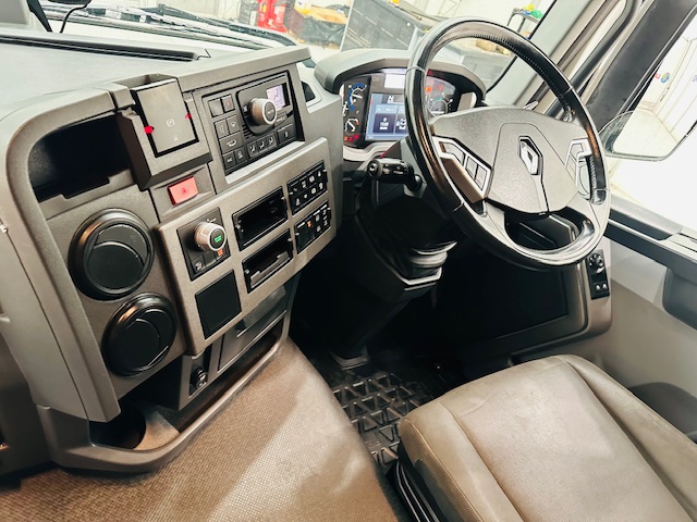 Renault T460 6×2 Midlift Tractor Unit
