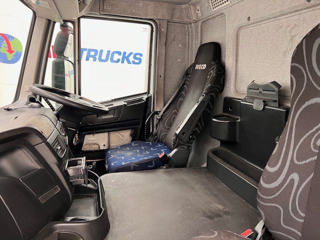 Iveco Stralis 310 AT 6×2 Box Van