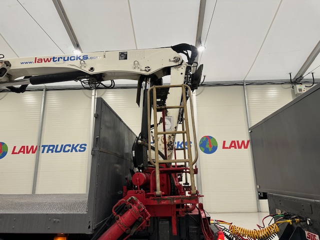 Volvo FH 440 6×2 Rear Lift Brick Grab Drawbar