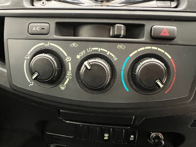 Toyota Hilux 2.5 D-4D 4×4 Double Cab Pick Up