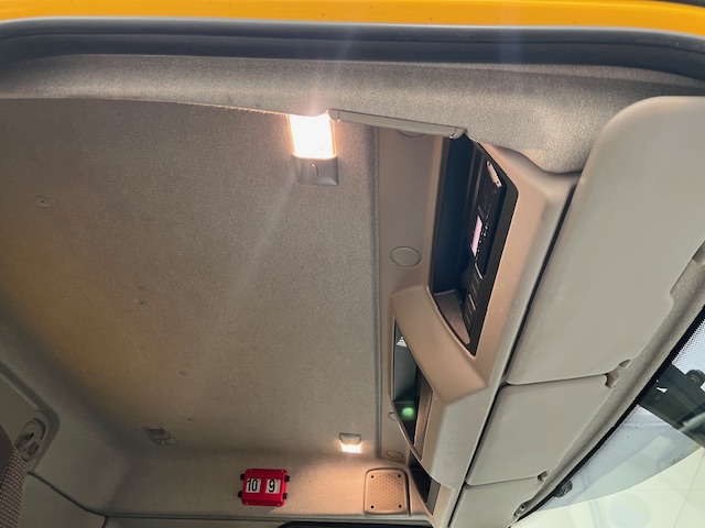 DAF LF 250 4×2 Sleeper Cab Gritter