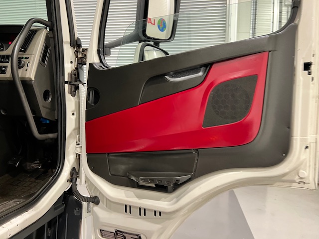 Volvo FM 450 6×2 Midlift Tractor Unit