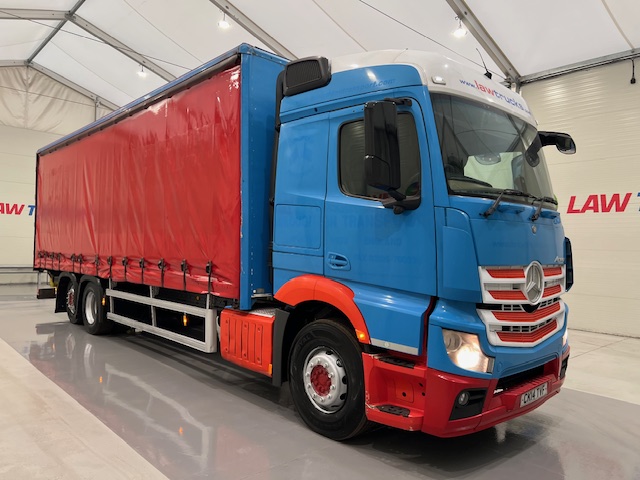 Mercedes Actros 2530 6×2 Sleeper Cab Curtainsider