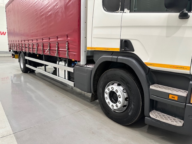 Scania P250 4×2 Sleeper Cab Curtainsider