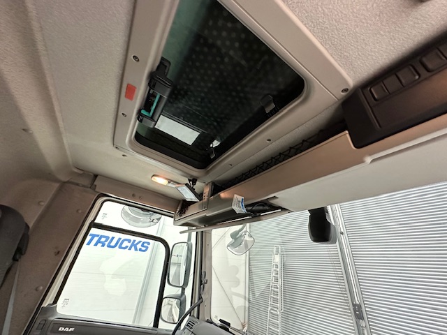 DAF CF 290 6×2 Rear Steer Fridge Box