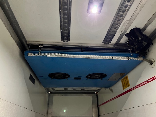 Mercedes Antos 1827 Day Cab Fridge Box