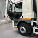 DAF CF 330 6×2 10 Tyre Sleeper Cab Curtainsider - thumbnail