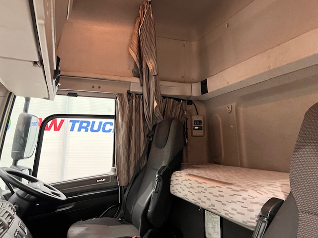 DAF CF 250 Sleeper Cab Curtainsider
