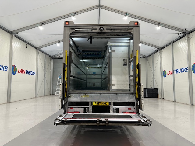 DAF CF 330 Rear Lift Day Cab Fridge Box