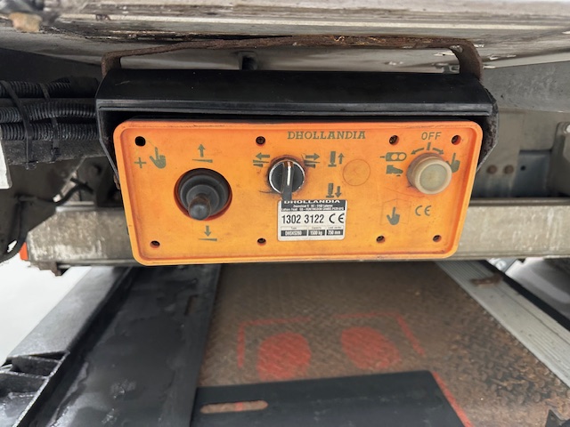 Mercedes Axor 1824 Day Cab Fridge Box