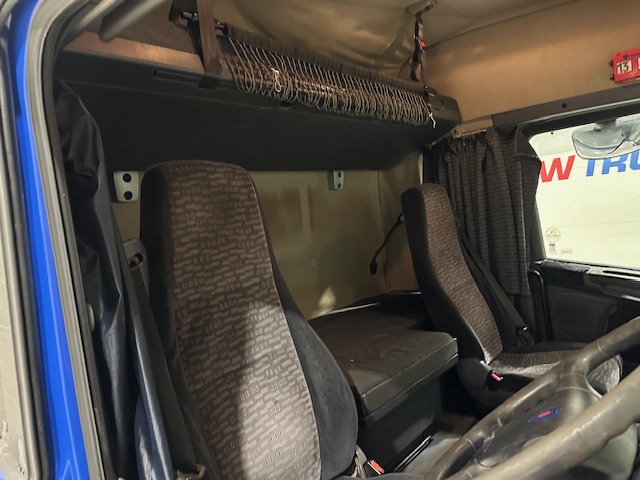 Scania R270 4×2 Sleeper Cab Box Van Manual