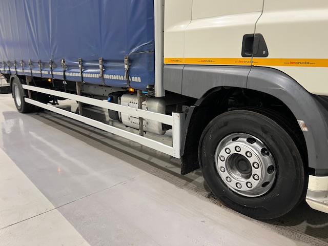 DAF CF 250 4×2 Sleeper Cab Curtainsider