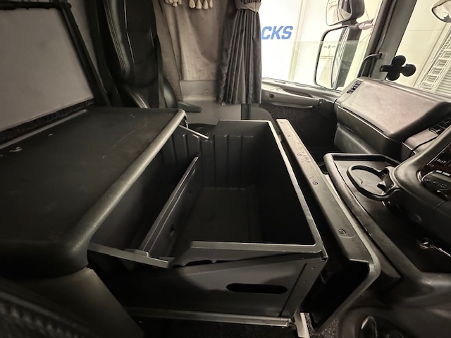 Scania 124 470 6×2 10 Tyre Sleeper Cab Flatbed