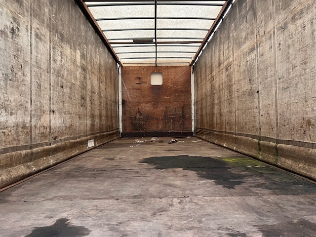 DAF CF75 310 Rear Lift Sleeper Cab Curtainsider