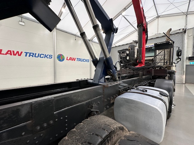 DAF CF85 410 8×4 Day Cab Steel Tipper Grab