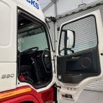 Volvo FM 330 6×2 Rear Lift Sleeper Cab Flatbed - thumbnail