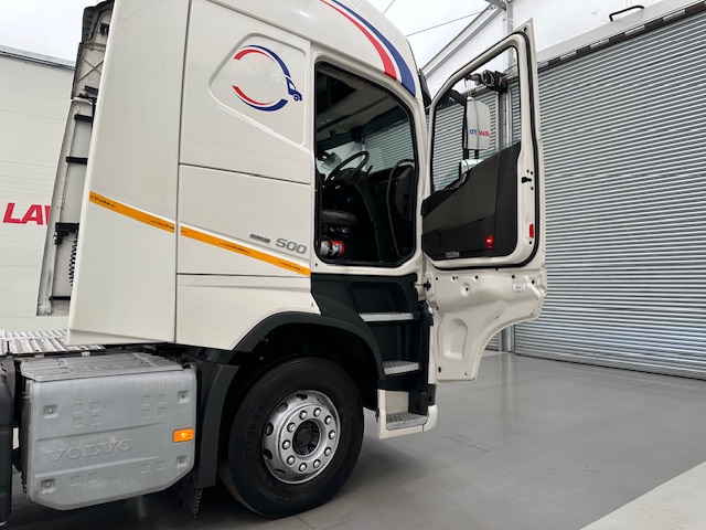 Volvo FH 500 6×2 Midlift Tractor Unit