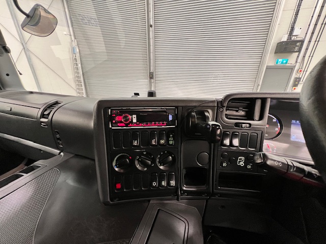 Scania P250 4×2 Sleeper Cab Fridge Box