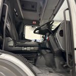 Mercedes 1824 4×2 Day Cab Curtainsider - thumbnail
