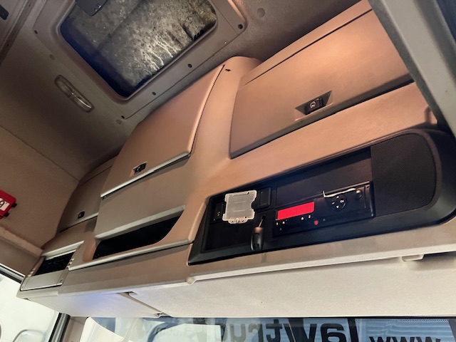 DAF CF 400 4×2 Sleeper Cab Tractor Unit