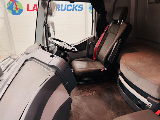 Renault T460 6×2 Midlift Tractor Unit