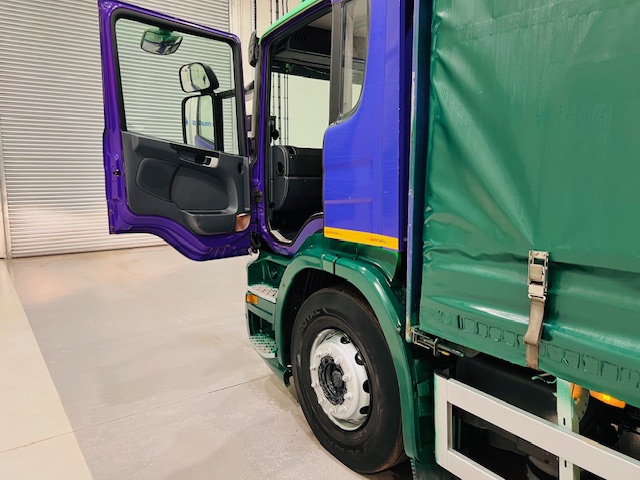 Scania P280 10 Tyre Rear Lift Curtainsider