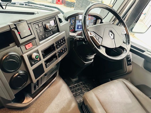 Renault T460 6×2 Midlift Tractor Unit