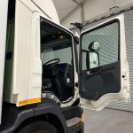 Scania P280 6×2 Rear Lift Day Cab Fridge Box - thumbnail