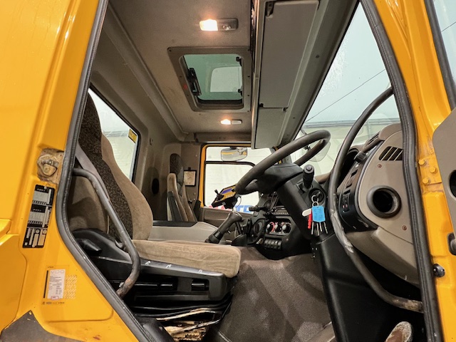 DAF CF75 310 6×4 Day Cab Gritter