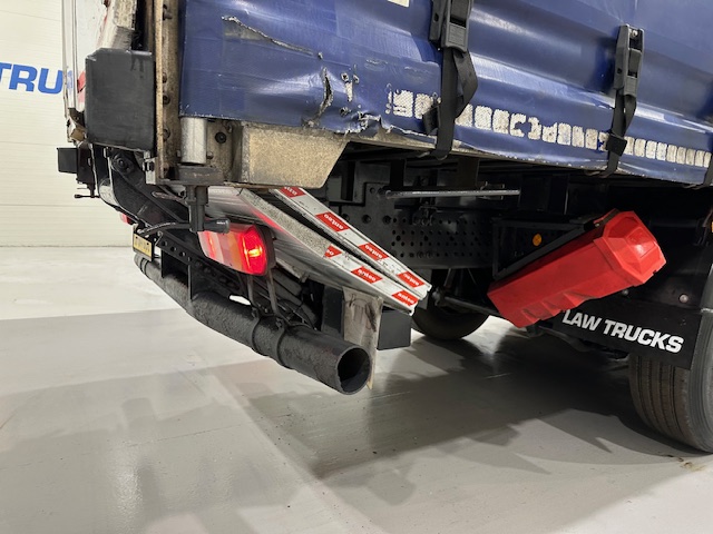 Mercedes Actros 2530 6×2 Sleeper Cab Curtainsider