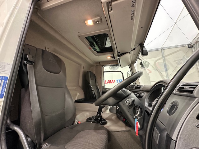 DAF CF 290 6×2 Rear Steer Fridge Box