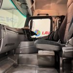 Mercedes Actros 2533 6×2 Sleeper Cab Curtainsider - thumbnail