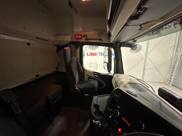Mercedes Actros 2545 6×2 Midlift Tractor Unit